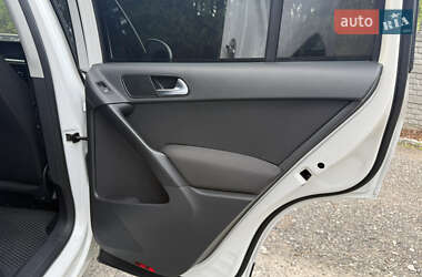 Позашляховик / Кросовер Volkswagen Tiguan 2013 в 