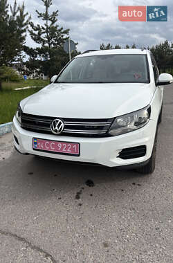 Позашляховик / Кросовер Volkswagen Tiguan 2016 в Тернополі