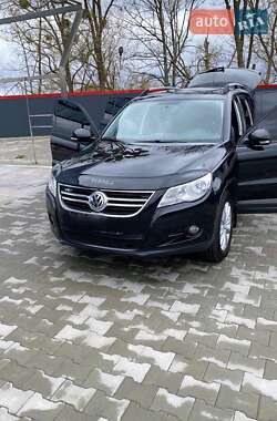 Позашляховик / Кросовер Volkswagen Tiguan 2010 в Полонному