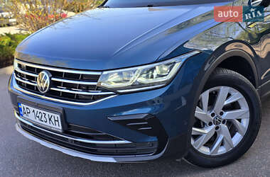 Внедорожник / Кроссовер Volkswagen Tiguan 2021 в 