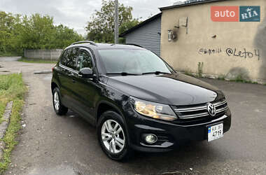Позашляховик / Кросовер Volkswagen Tiguan 2016 в Києві