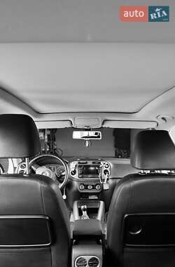 Внедорожник / Кроссовер Volkswagen Tiguan 2010 в 