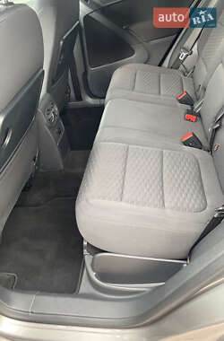 Внедорожник / Кроссовер Volkswagen Tiguan 2010 в 