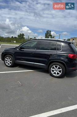 Внедорожник / Кроссовер Volkswagen Tiguan 2016 в 