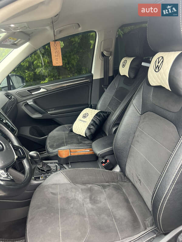 Внедорожник / Кроссовер Volkswagen Tiguan 2019 в Хмельницком
