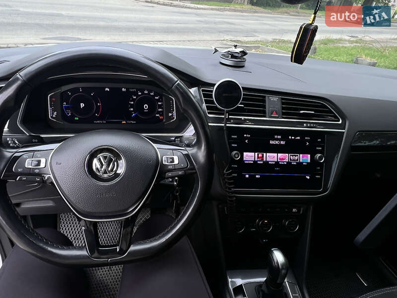 Внедорожник / Кроссовер Volkswagen Tiguan 2019 в Хмельницком