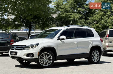 Внедорожник / Кроссовер Volkswagen Tiguan 2013 в 