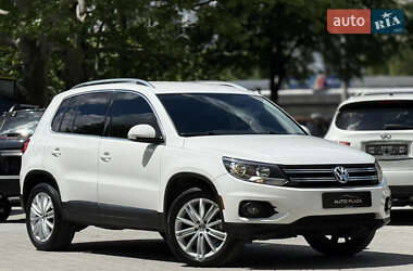 Внедорожник / Кроссовер Volkswagen Tiguan 2013 в 