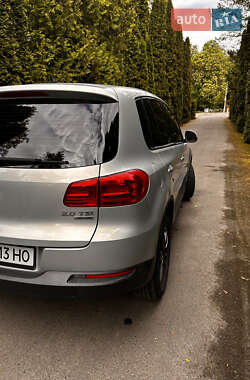 Внедорожник / Кроссовер Volkswagen Tiguan 2012 в 