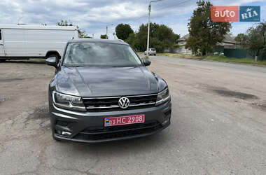 Внедорожник / Кроссовер Volkswagen Tiguan 2018 в 