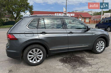 Внедорожник / Кроссовер Volkswagen Tiguan 2018 в 