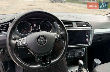 Внедорожник / Кроссовер Volkswagen Tiguan 2018 в 