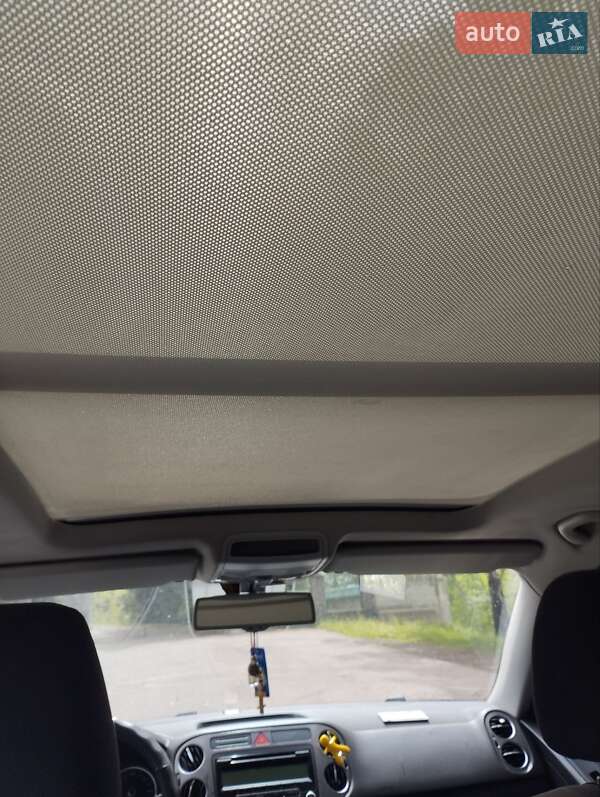 Позашляховик / Кросовер Volkswagen Tiguan 2011 в Тячеві