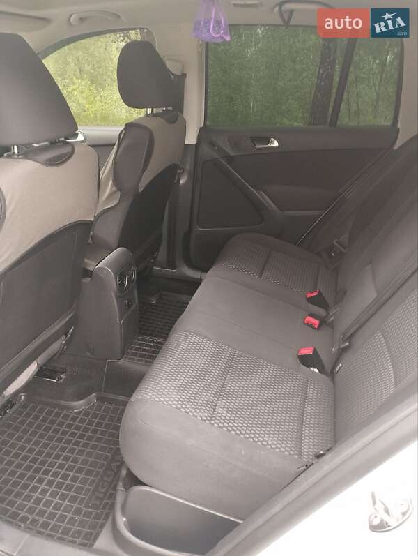 Позашляховик / Кросовер Volkswagen Tiguan 2011 в Тячеві