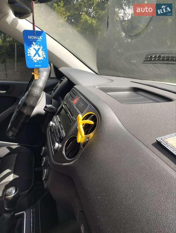 Позашляховик / Кросовер Volkswagen Tiguan 2011 в Тячеві