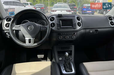 Позашляховик / Кросовер Volkswagen Tiguan 2016 в 