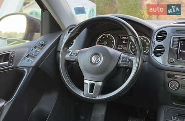 Позашляховик / Кросовер Volkswagen Tiguan 2016 в 