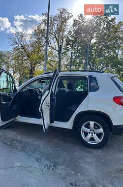 Позашляховик / Кросовер Volkswagen Tiguan 2008 в 