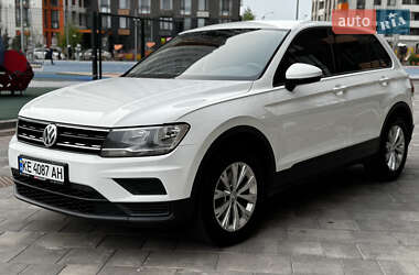 Внедорожник / Кроссовер Volkswagen Tiguan 2017 в 