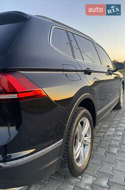 Внедорожник / Кроссовер Volkswagen Tiguan 2018 в 
