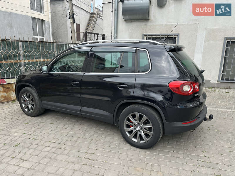 Внедорожник / Кроссовер Volkswagen Tiguan 2008 в 