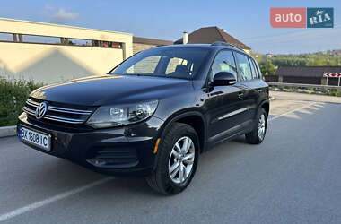 Внедорожник / Кроссовер Volkswagen Tiguan 2016 в Хмельницком