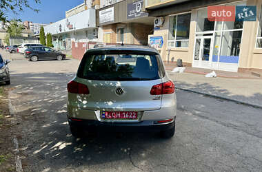 Внедорожник / Кроссовер Volkswagen Tiguan 2015 в 