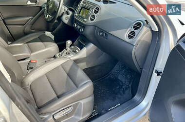 Внедорожник / Кроссовер Volkswagen Tiguan 2015 в 