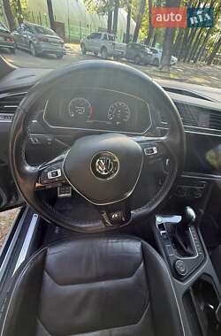 Внедорожник / Кроссовер Volkswagen Tiguan 2020 в 