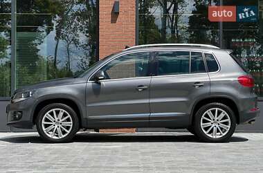 Позашляховик / Кросовер Volkswagen Tiguan 2013 в 