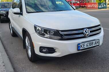 Позашляховик / Кросовер Volkswagen Tiguan 2013 в 
