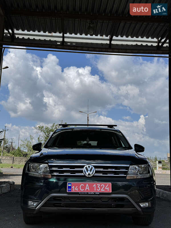Позашляховик / Кросовер Volkswagen Tiguan 2017 в 