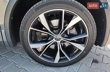 Внедорожник / Кроссовер Volkswagen Tiguan 2021 в 
