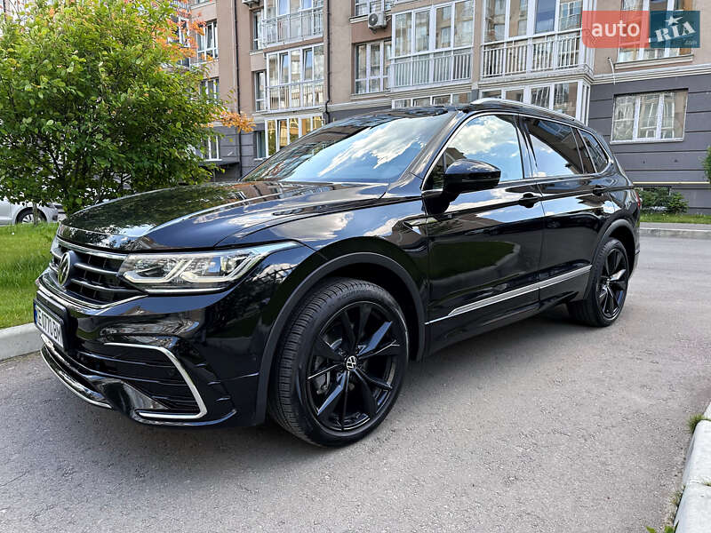Позашляховик / Кросовер Volkswagen Tiguan 2023 в Києві