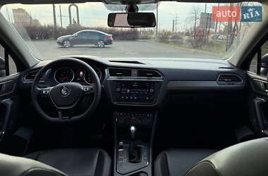 Позашляховик / Кросовер Volkswagen Tiguan 2019 в 