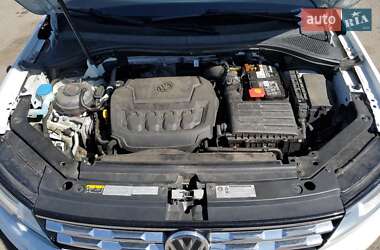 Внедорожник / Кроссовер Volkswagen Tiguan 2019 в 
