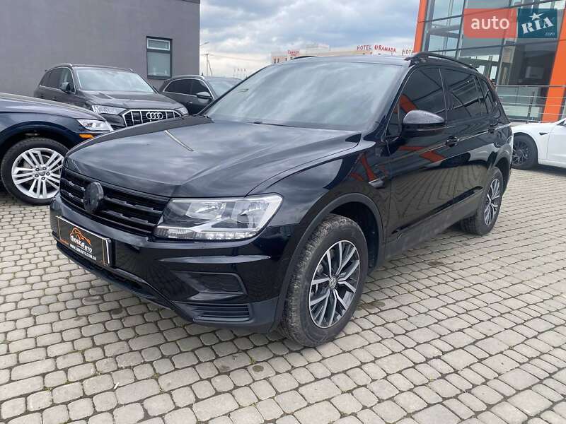 Внедорожник / Кроссовер Volkswagen Tiguan 2017 в Львове