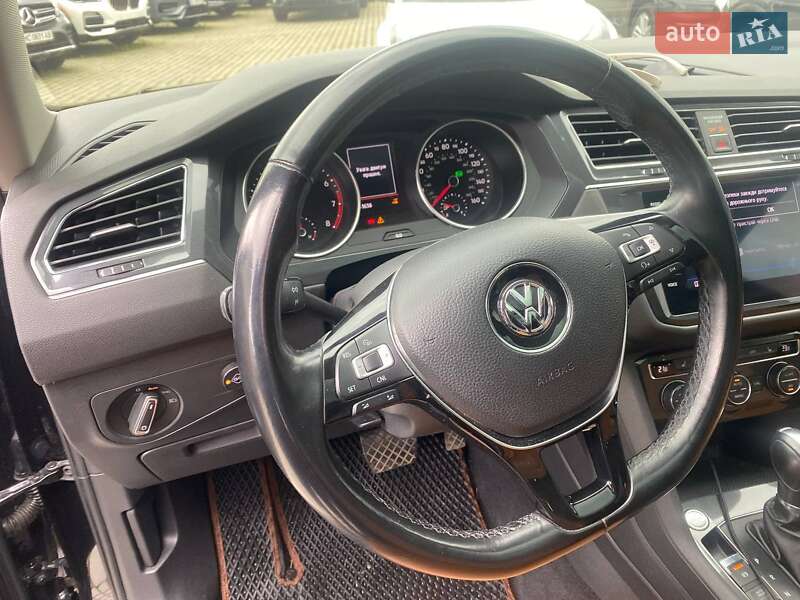 Внедорожник / Кроссовер Volkswagen Tiguan 2017 в Львове