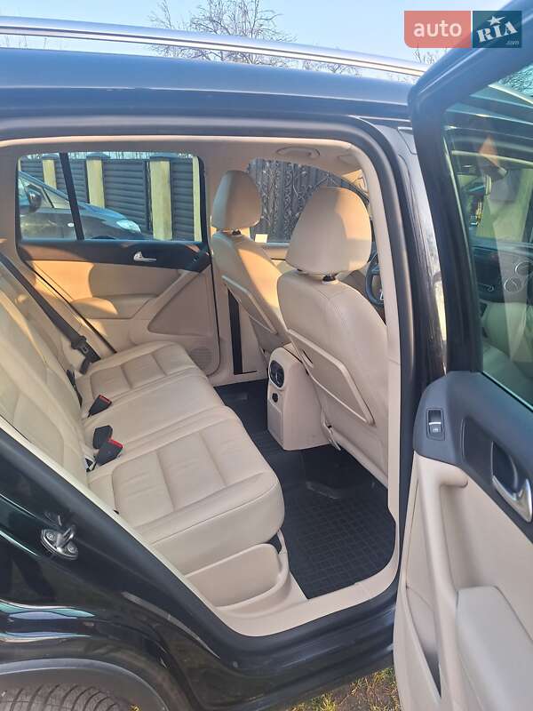 Внедорожник / Кроссовер Volkswagen Tiguan 2010 в Львове