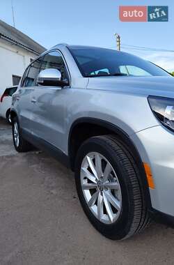 Позашляховик / Кросовер Volkswagen Tiguan 2017 в 