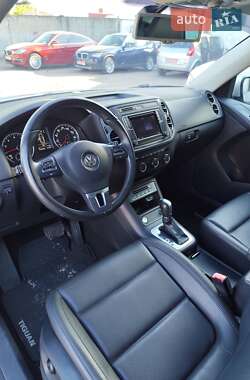 Позашляховик / Кросовер Volkswagen Tiguan 2017 в 