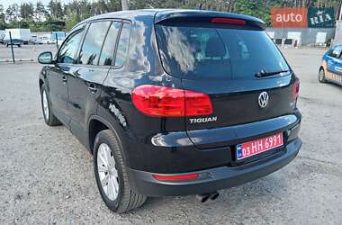 Внедорожник / Кроссовер Volkswagen Tiguan 2012 в 