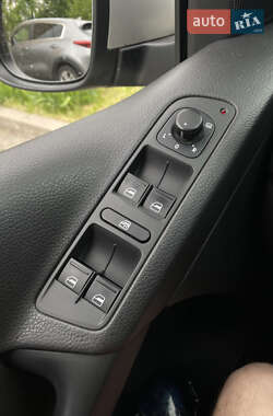 Внедорожник / Кроссовер Volkswagen Tiguan 2011 в 