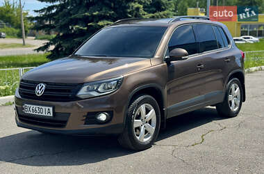 Позашляховик / Кросовер Volkswagen Tiguan 2011 в Харкові