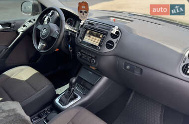 Внедорожник / Кроссовер Volkswagen Tiguan 2011 в 