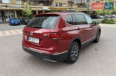 Внедорожник / Кроссовер Volkswagen Tiguan 2019 в 