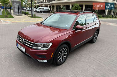 Внедорожник / Кроссовер Volkswagen Tiguan 2019 в 