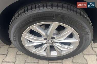 Позашляховик / Кросовер Volkswagen Tiguan 2020 в 