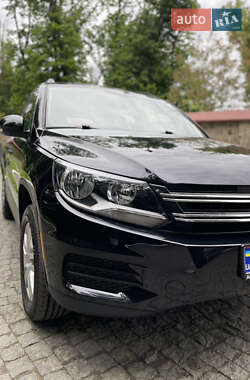Внедорожник / Кроссовер Volkswagen Tiguan 2016 в 