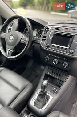 Внедорожник / Кроссовер Volkswagen Tiguan 2016 в 